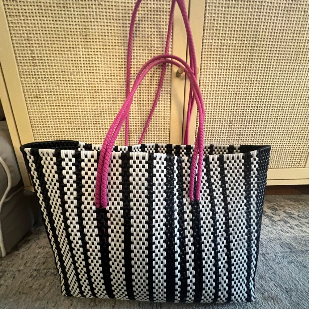 Woven black and white tote bag